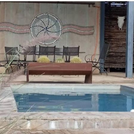 Hackberry House Black Thorn Cottage, Off Grid Khemsbok ภายนอก รูปภาพ